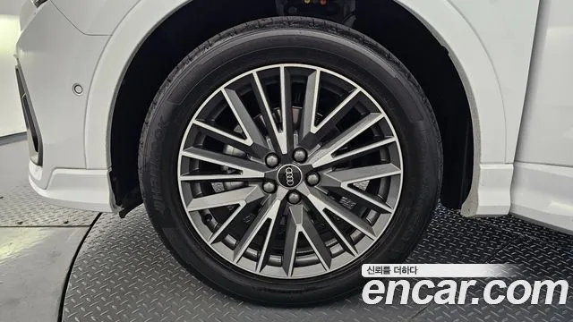 Audi Q3 35 TDI quattro Premium — Фото автомобиля 5