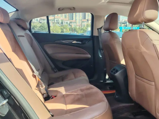 Buick Regal — Фото автомобиля 6
