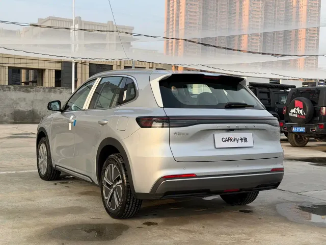 Geely Galaxy Starship 7 EM-i — Фото автомобиля 6