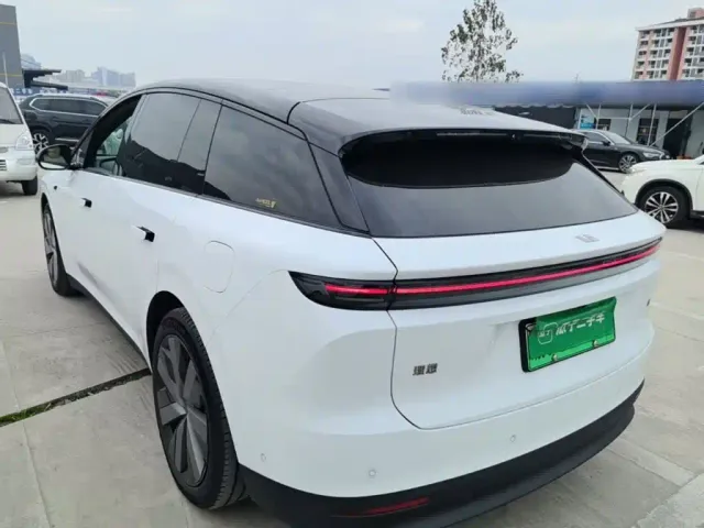 Li Auto i6 — Фото автомобиля 4