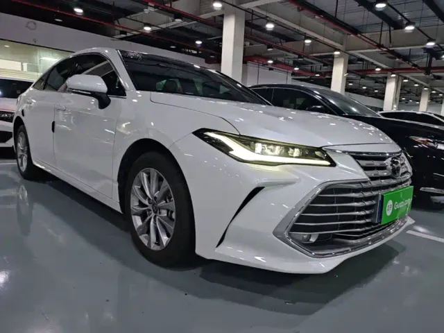 Toyota Avalon — Фото автомобиля 3