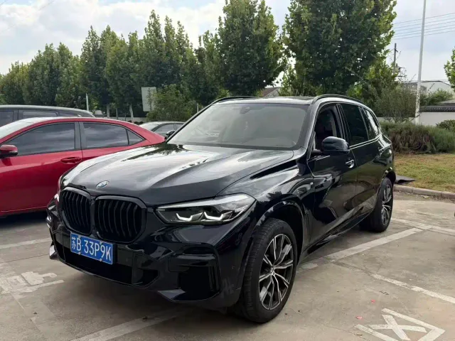 Фотография автомобиля — BMW X5