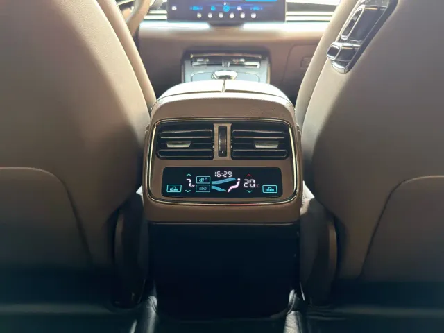 BYD Han — Фото автомобиля 24