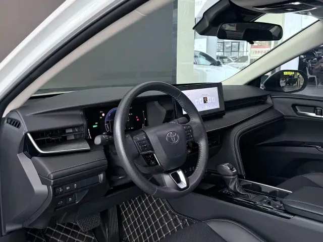 Toyota Camry — Фото автомобиля 5
