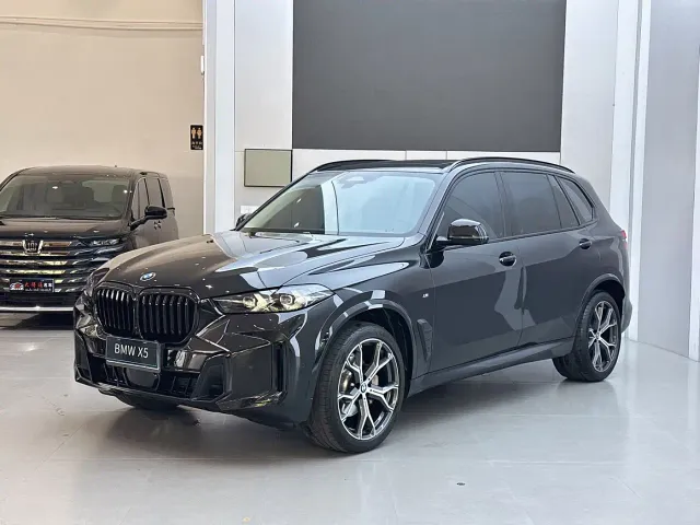 Фотография автомобиля — BMW X5