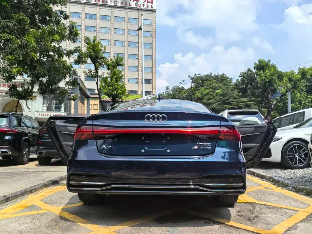Audi A7L — Фото автомобиля 5