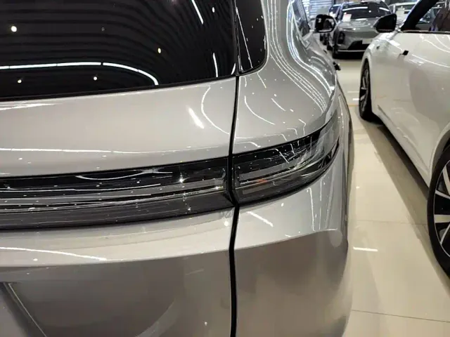 Li Auto L9 — Фото автомобиля 7