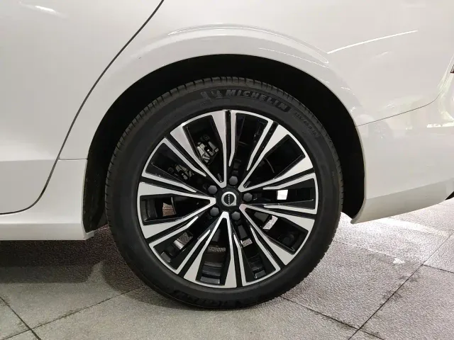 Volvo S60 — Фото автомобиля 16