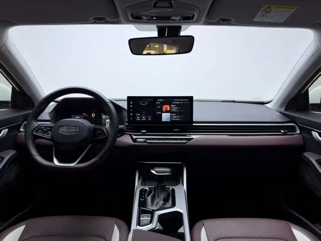 Geely Emgrand — Фото автомобиля 9