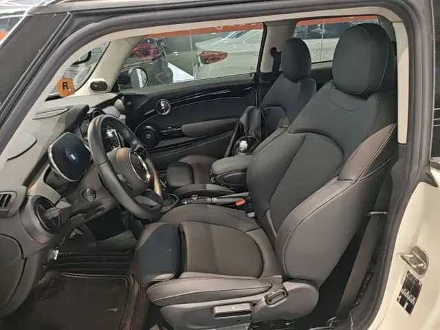 MINI Hatch — Фото автомобиля 14
