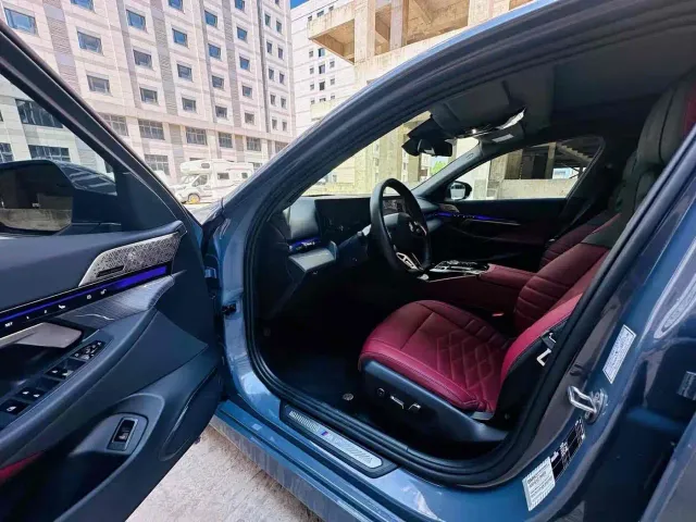 BMW 5 Series — Фото автомобиля 4