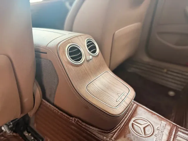 Mercedes-Benz E-Class — Фото автомобиля 17