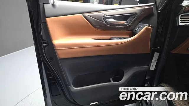 Toyota Alphard — Фото автомобиля 20