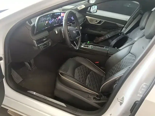 Cadillac CT6 — Фото автомобиля 14