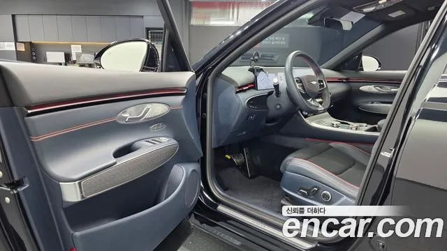 Genesis GV70 — Фото автомобиля 9
