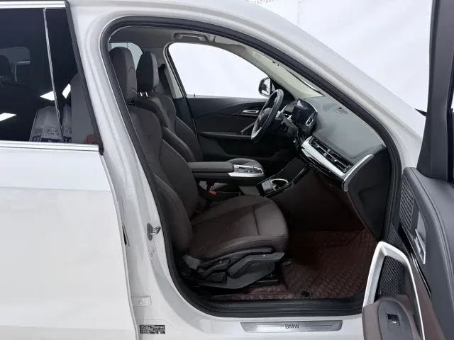 BMW X1 — Фото автомобиля 11