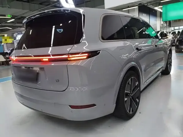 Li Auto L9 — Фото автомобиля 6