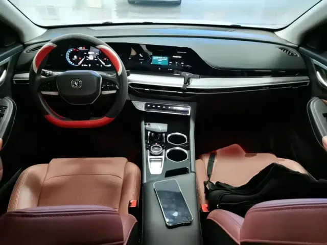 Changan Eado — Фото автомобиля 9