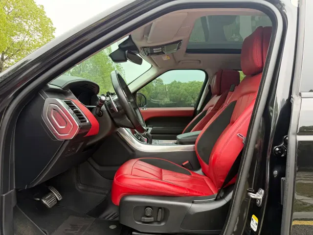 Land Rover Range Rover Sport — Фото автомобиля 3