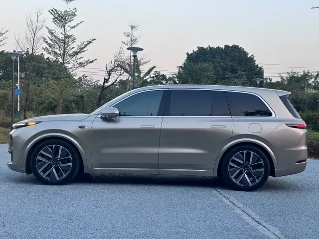 Li Auto L9 — Фото автомобиля 7