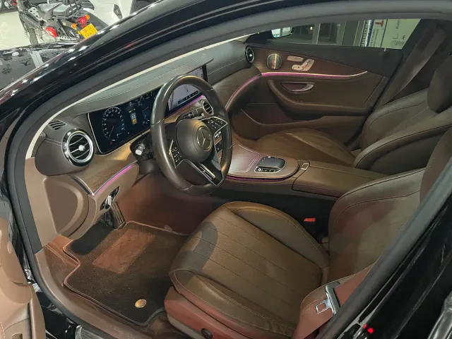 Mercedes-Benz E-Class — Фото автомобиля 10