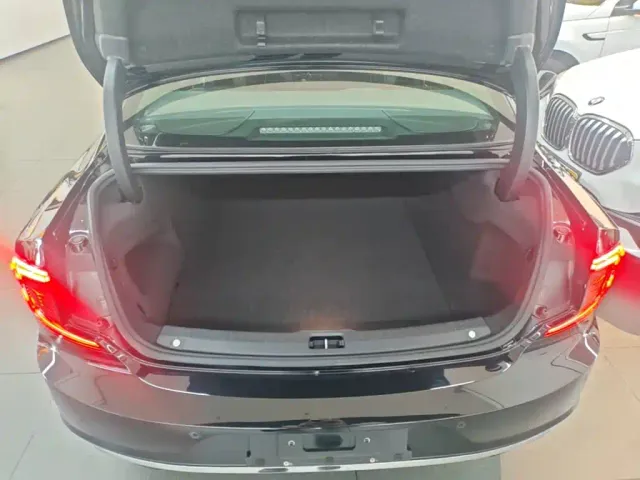 Volvo S90 — Фото автомобиля 18