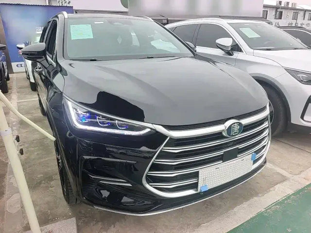 BYD Tang — Фото автомобиля 3