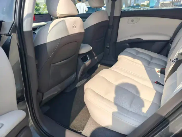 IM Motors LS6 — Фото автомобиля 15