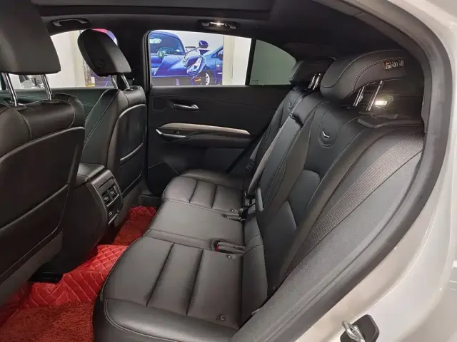 Cadillac XT4 — Фото автомобиля 8