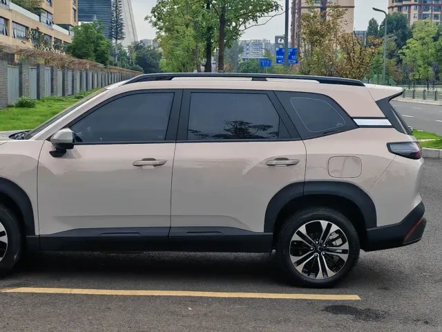 Wuling Starlight 560 — Фото автомобиля 22