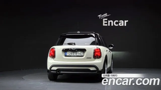 Mini Cooper Cooper 5 дверей Classic Plus — Фото автомобиля 2
