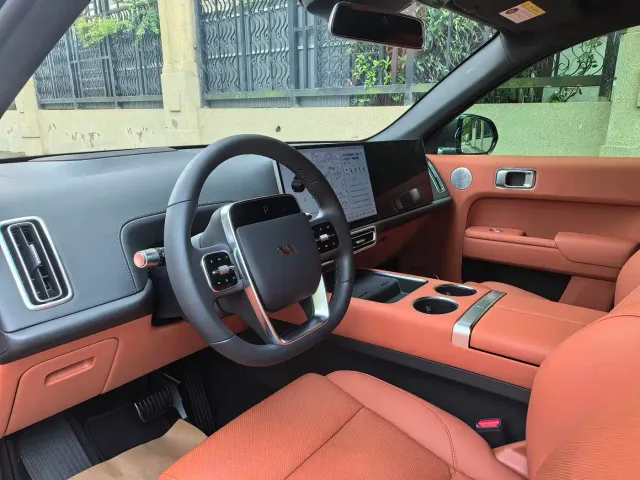 Li Auto L7 — Фото автомобиля 7