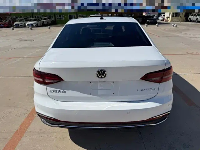 Volkswagen Lavida — Фото автомобиля 7