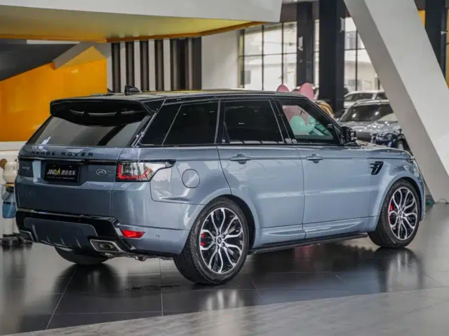 Land Rover Range Rover Sport — Фото автомобиля 19