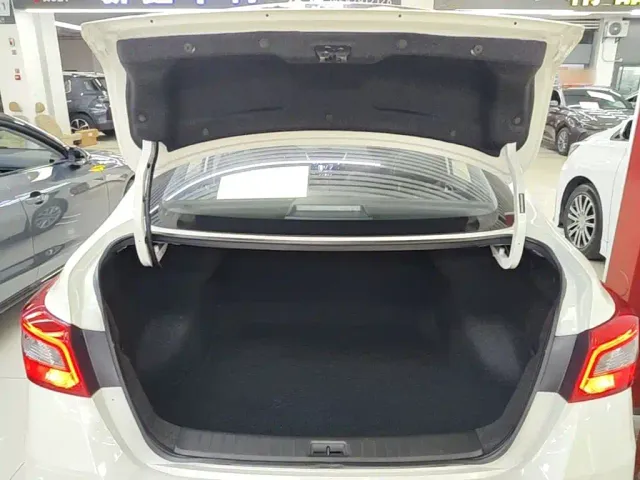Nissan Sylphy — Фото автомобиля 18