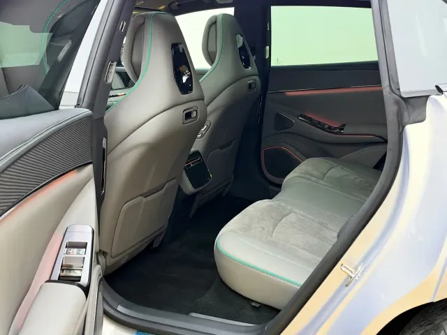 Denza Z9GT — Фото автомобиля 5