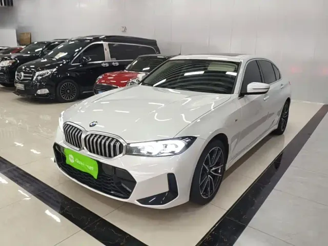 Фотография автомобиля — BMW 3 Series