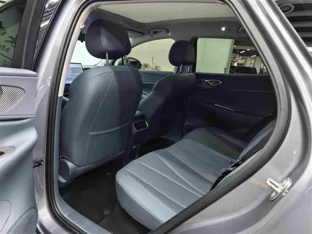 BYD Sealion 06 — Фото автомобиля 10