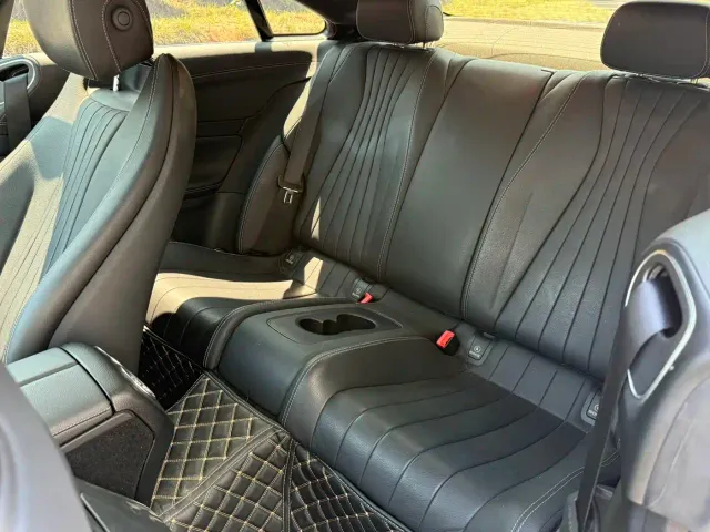 Mercedes-Benz E-Class — Фото автомобиля 3