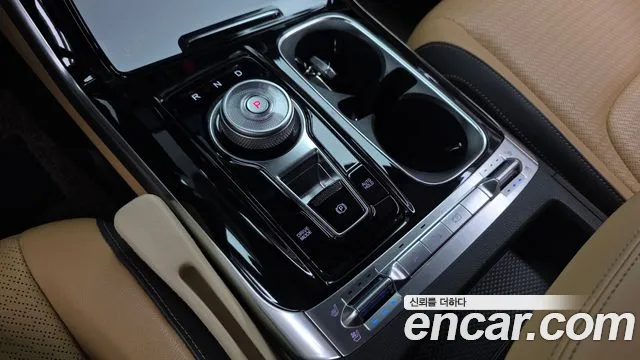 Kia Carnival Generation 4 — Фото автомобиля 12