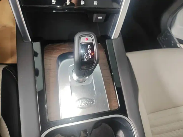 Land Rover Discovery Sport — Фото автомобиля 13