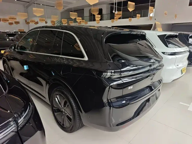 Li Auto L6 — Фото автомобиля 5