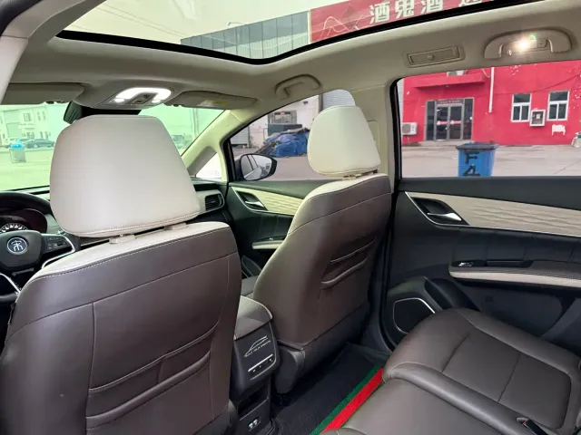 BYD Song MAX — Фото автомобиля 15