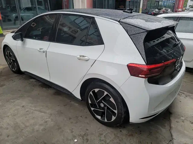 Volkswagen ID.3 — Фото автомобиля 4