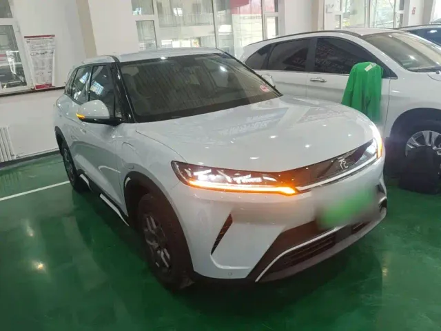 BYD Yuan UP — Фото автомобиля 3