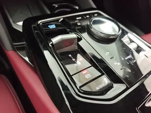 BMW i5 — Фото автомобиля 9