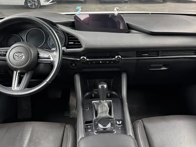 Mazda Axela — Фото автомобиля 5