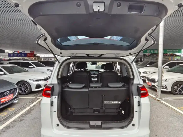 GAC Trumpchi M6 — Фото автомобиля 15