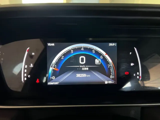 GAC Trumpchi M6 — Фото автомобиля 21