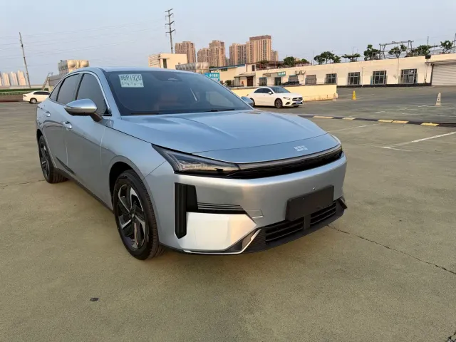 Geely Galaxy L6 — Фото автомобиля 3